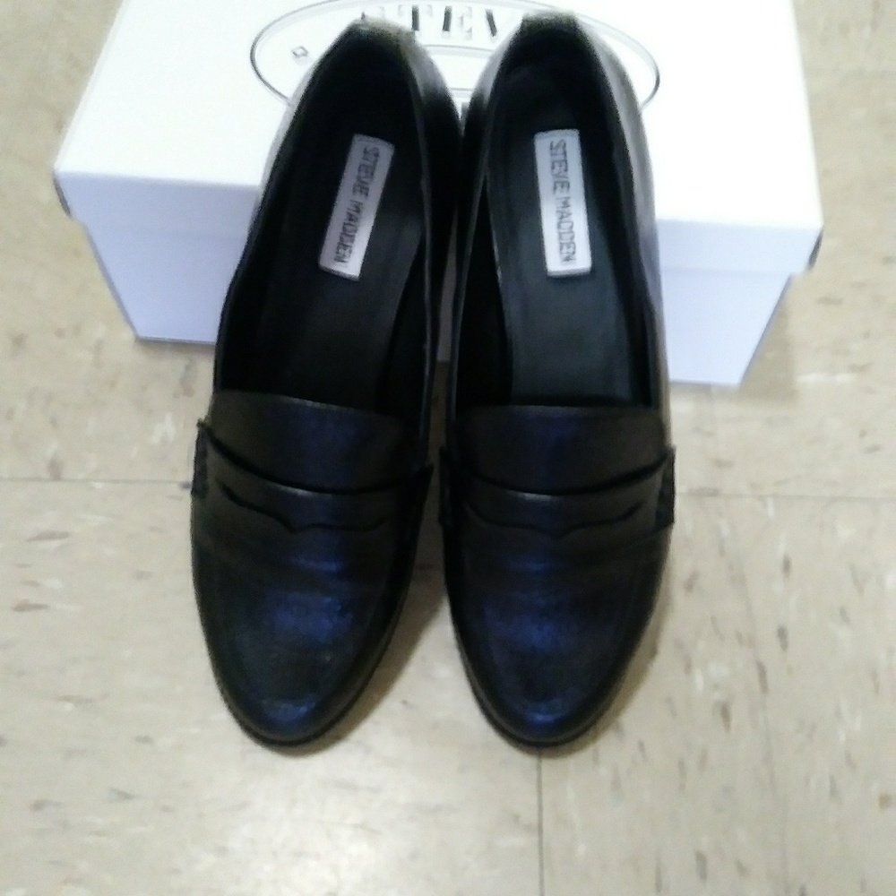 Steve Madden shoe